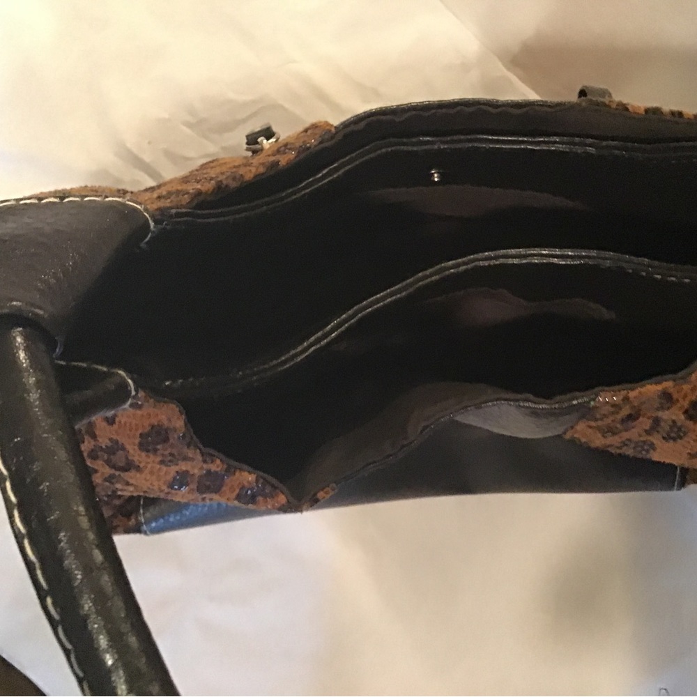 Bueno Leopard Print Purse - Picture 11 of 15
